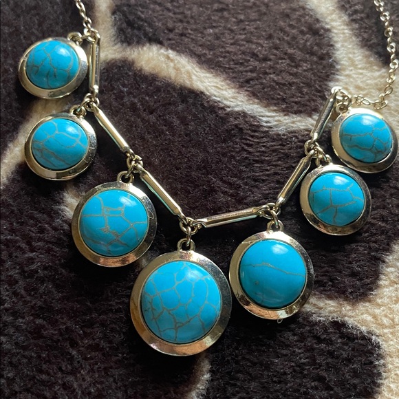 Avon Collection Reconstituted Faux Turquoise Necklace and Earrings Set - Picture 4 of 7